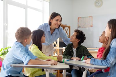 Limbile străine în copilărie: investiția care deschide orizonturi