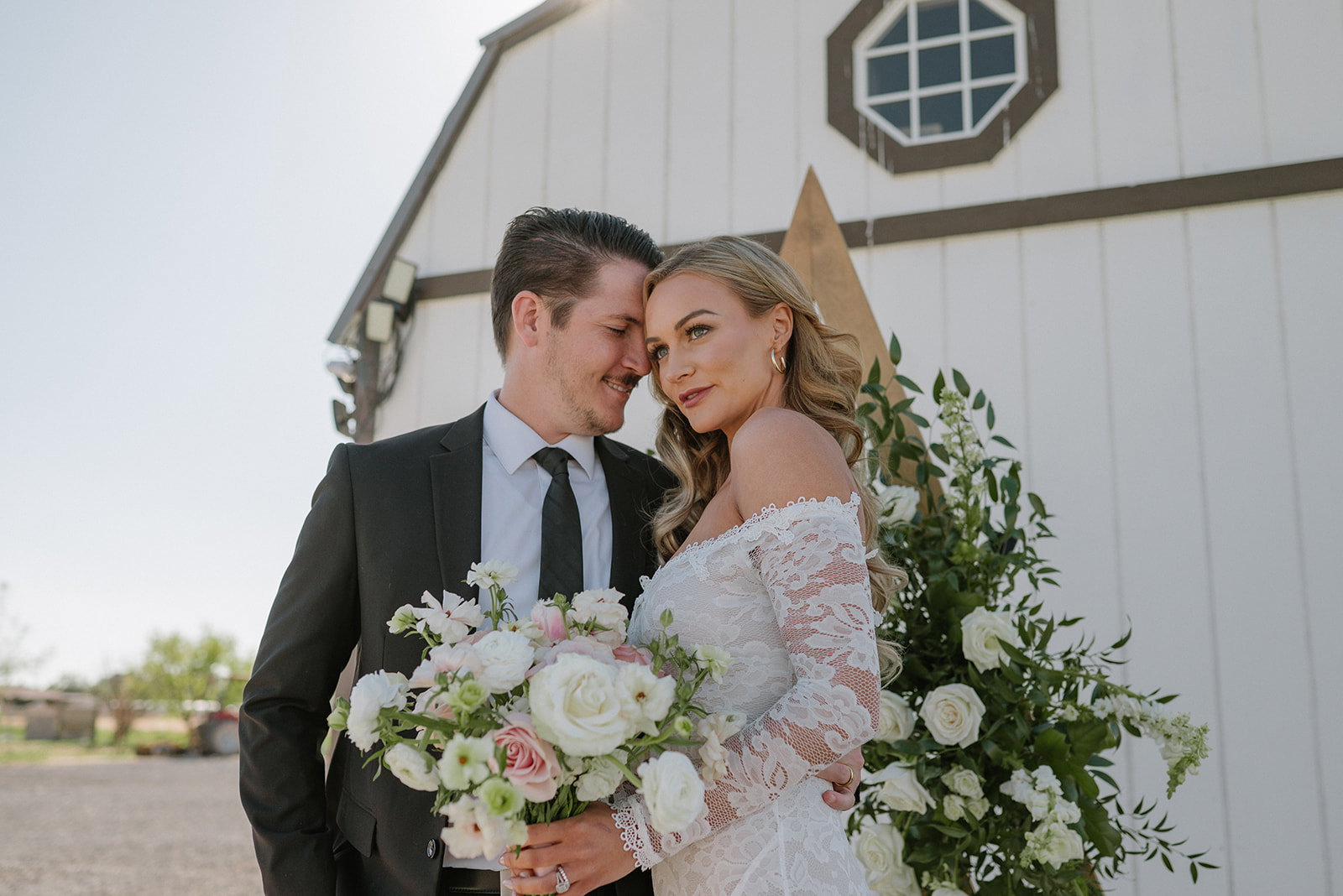 Photos by Purposeful Photos  Venue The Vinyard Farmhouse  Florals - Count on Me Events