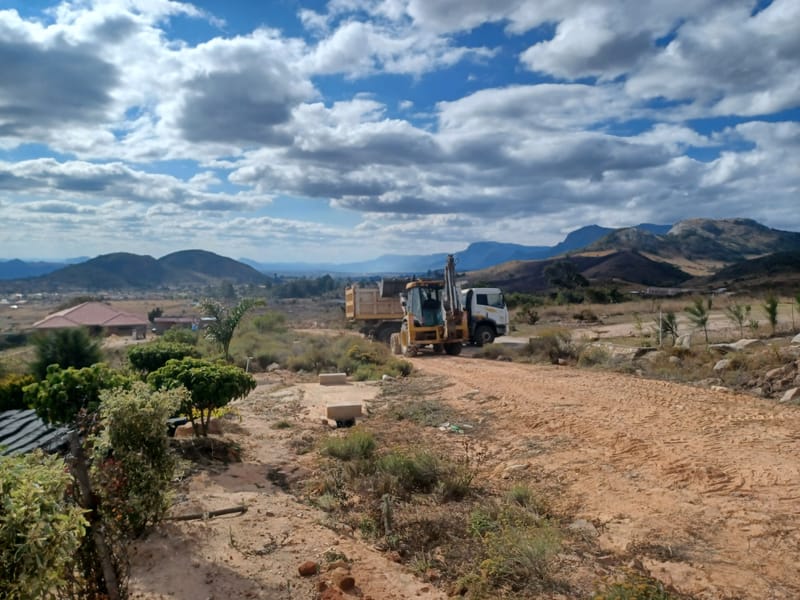 Nyangani Park Ext. roadside gully reclamation - Ward 29