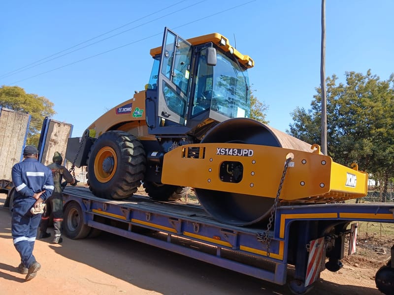 Delivery of Vibratory Steel Roller Compactor