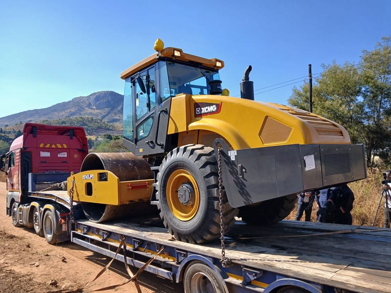 Delivery of Vibratory Steel Roller Compactor