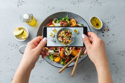 Key Benefits of Working With a Food Advertising Agency