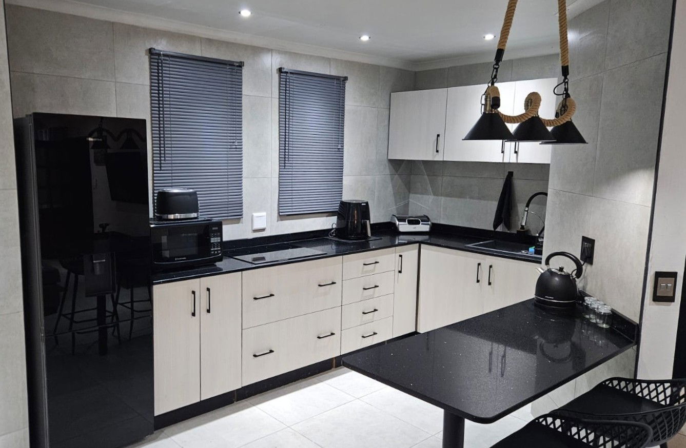 Chat Crescent | 4 Bdr. House