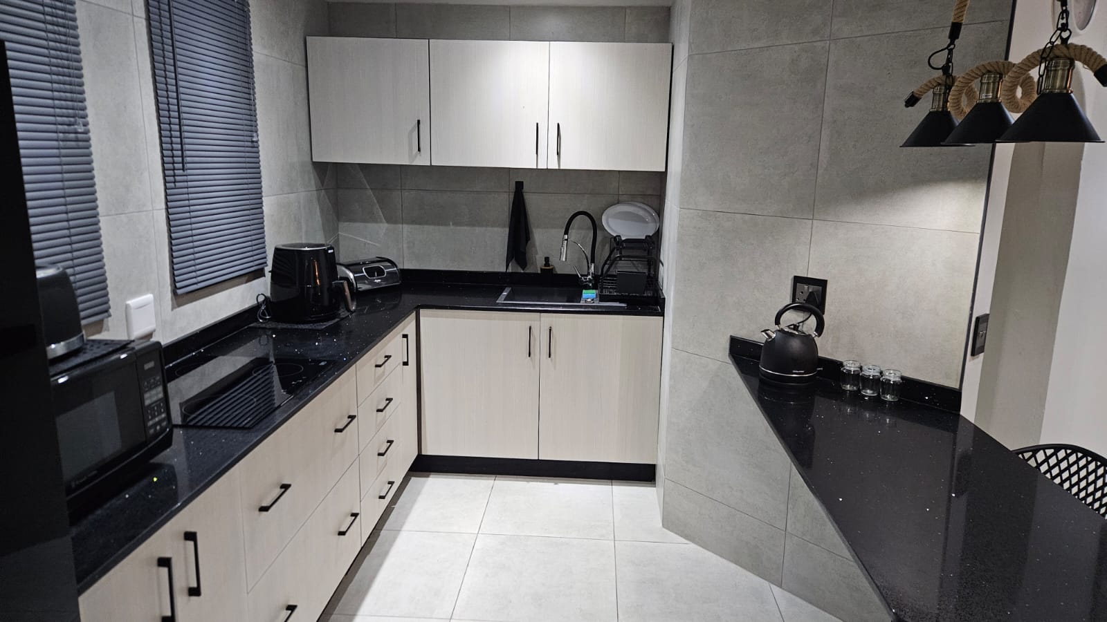 Chat Crescent | 4 Bdr. House