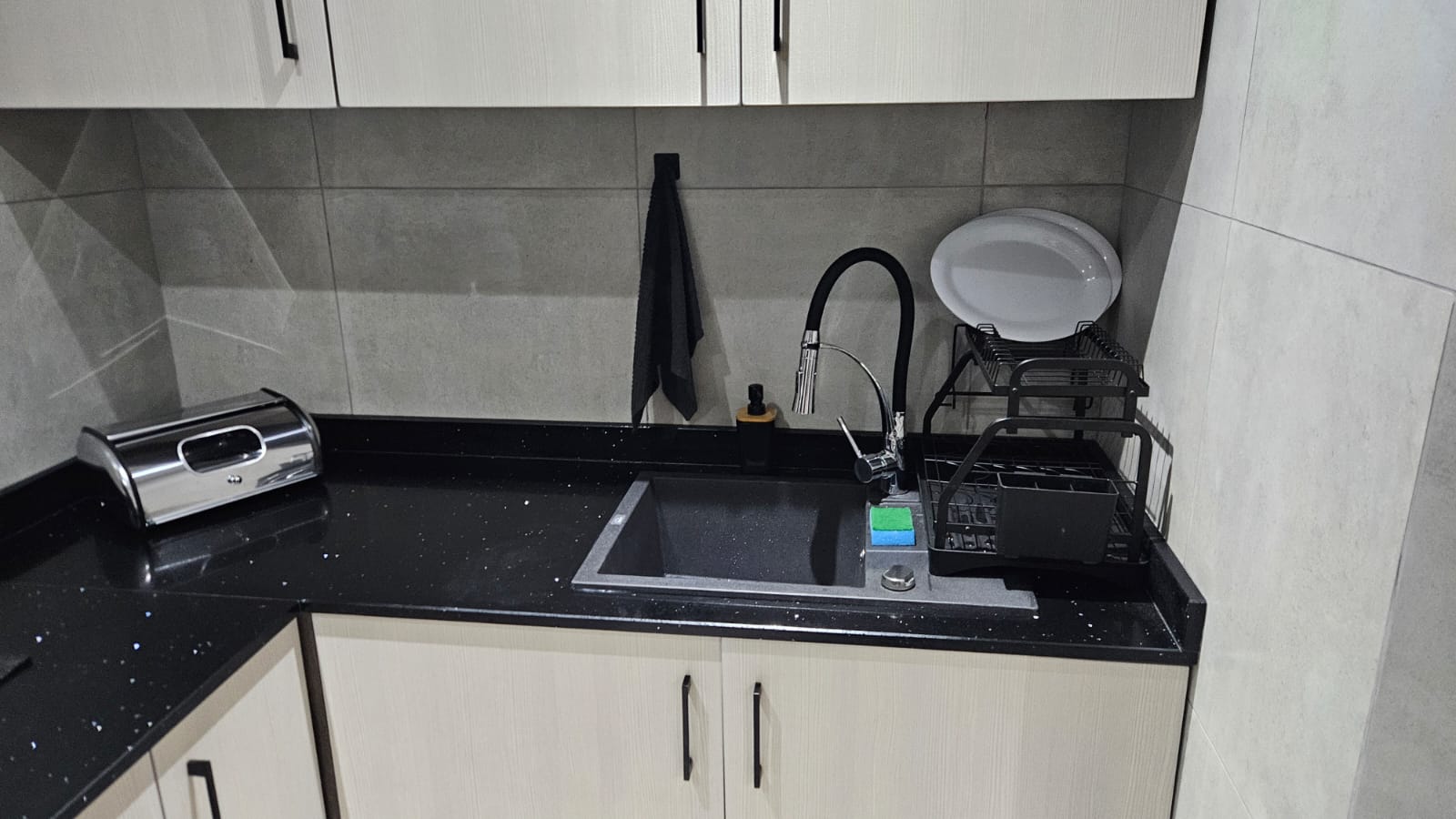 Chat Crescent | 4 Bdr. House