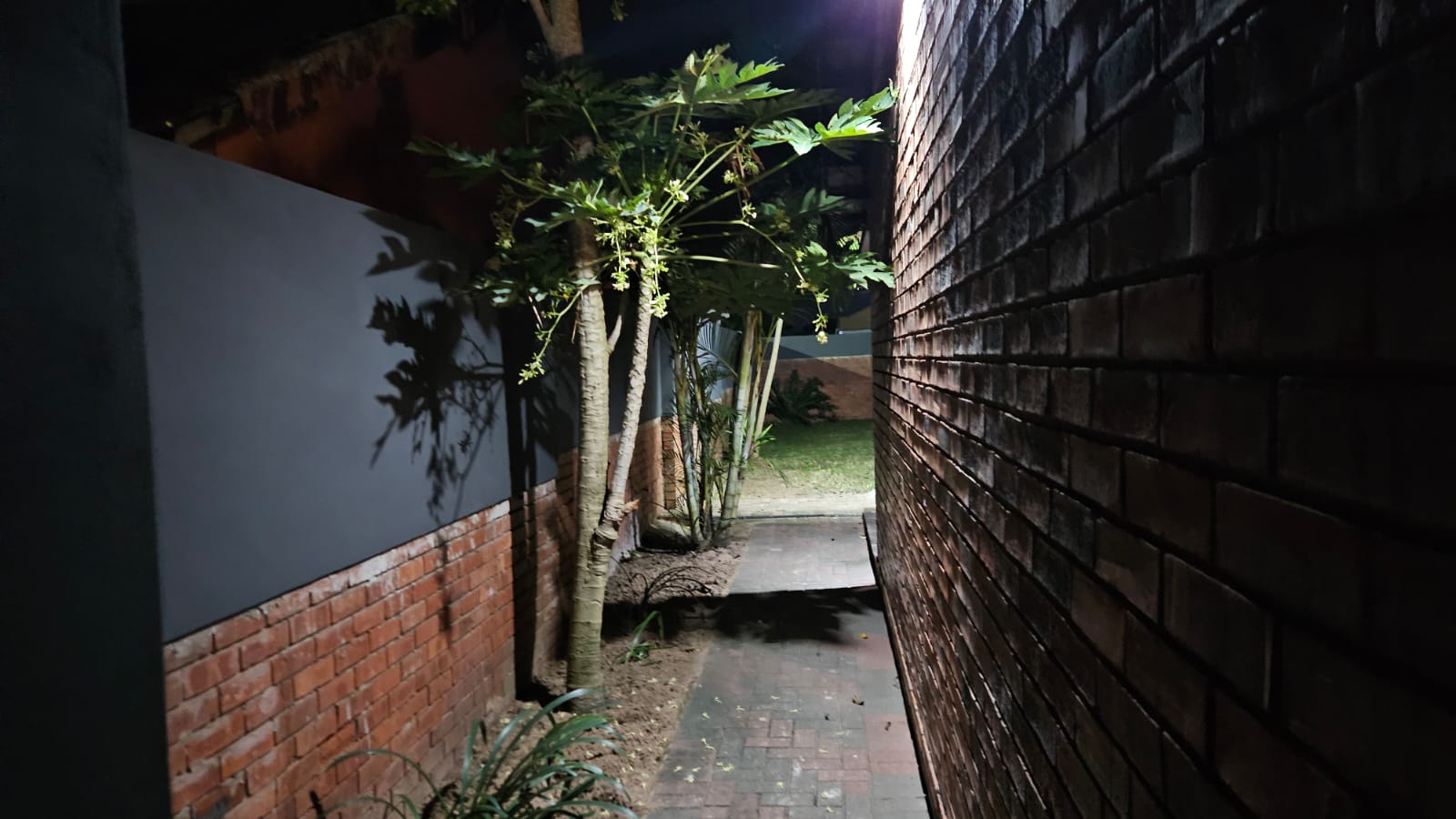 Chat Crescent | 4 Bdr. House