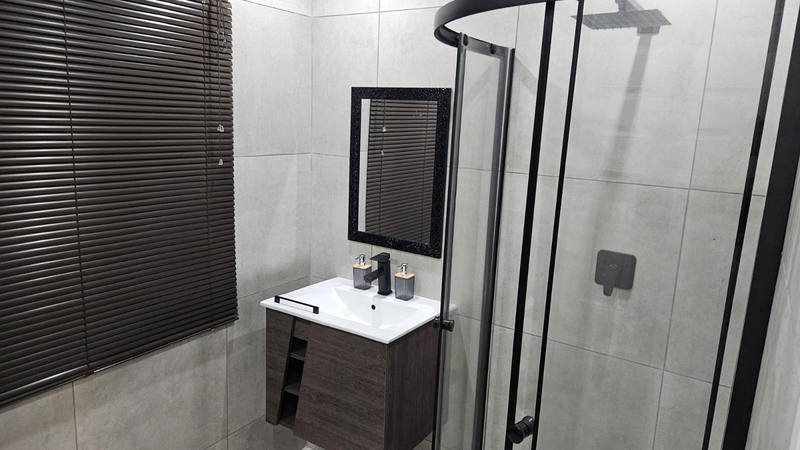 Chat Crescent | 4 Bdr. House