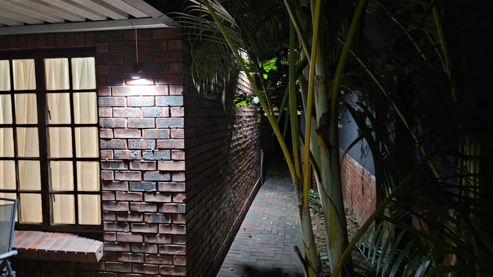 Chat Crescent | 4 Bdr. House