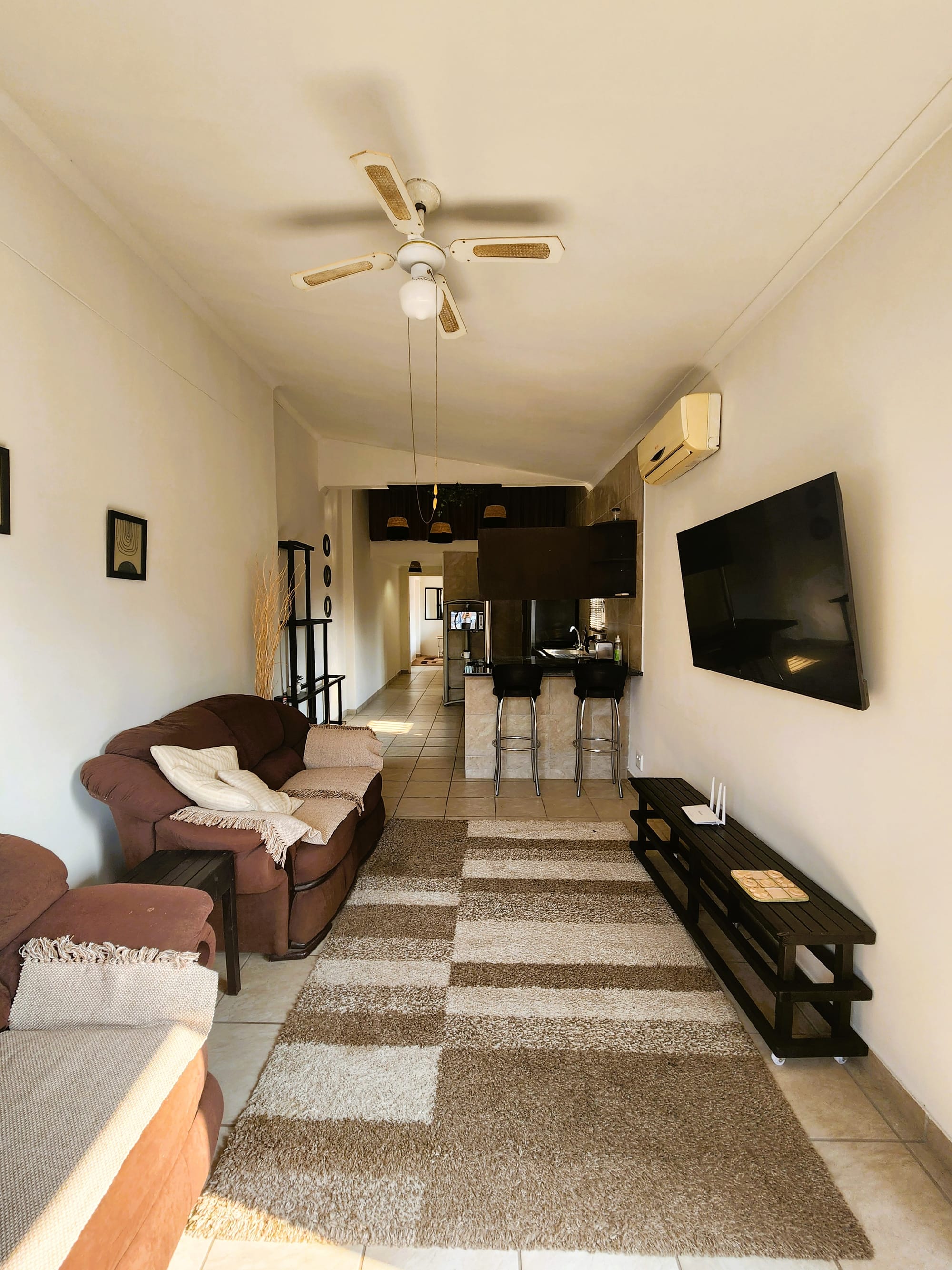 Dolfyndeining Str. | 1 Bdr. Harry's Apartment