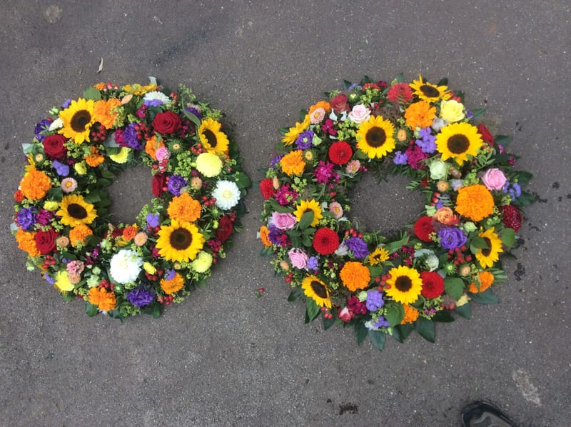 ⚜️ Kränze & Rundumkränze – der Kreis des Lebens