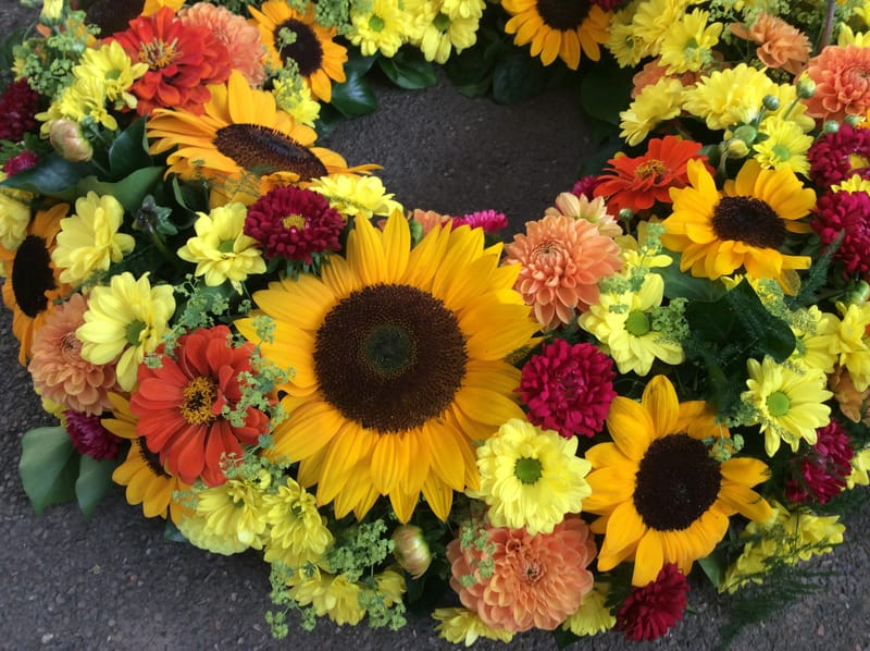 ⚜️ Kränze & Rundumkränze – der Kreis des Lebens