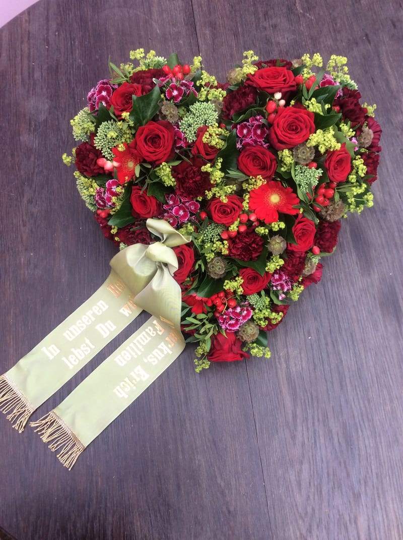 💗 Blumenherzen – ein inniger letzter Gruss