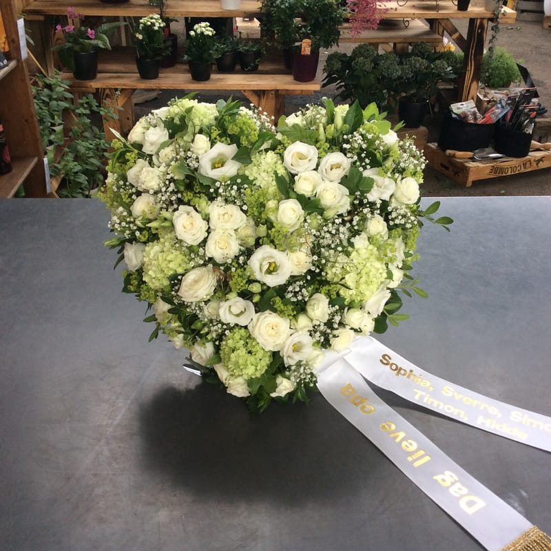 💗 Blumenherzen – ein inniger letzter Gruss