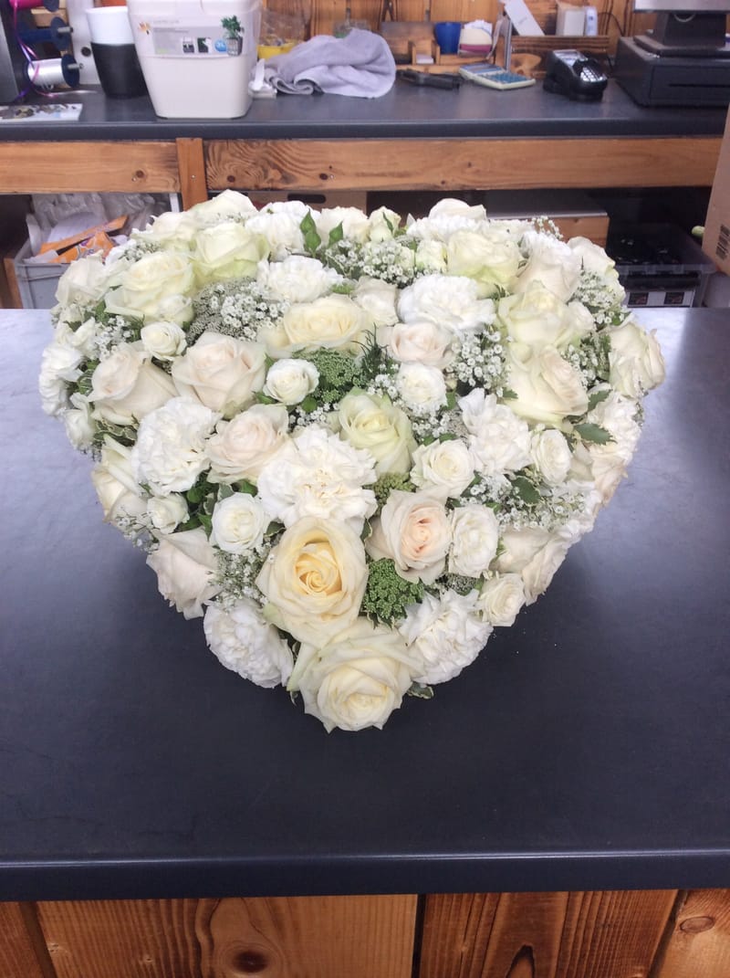 💗 Blumenherzen – ein inniger letzter Gruss