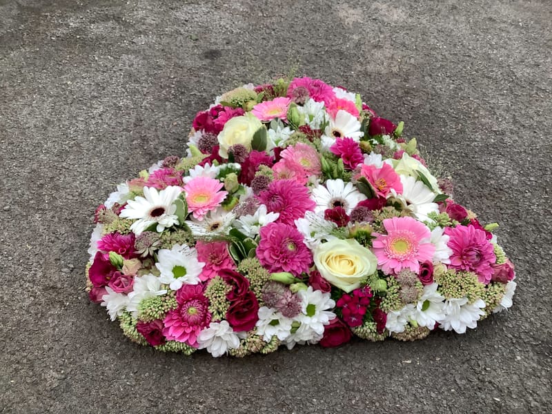 💗 Blumenherzen – ein inniger letzter Gruss