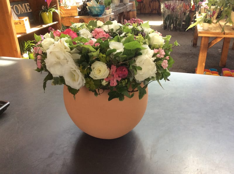 🤍 Urnenkränze – liebevoller Rahmen für den Abschied