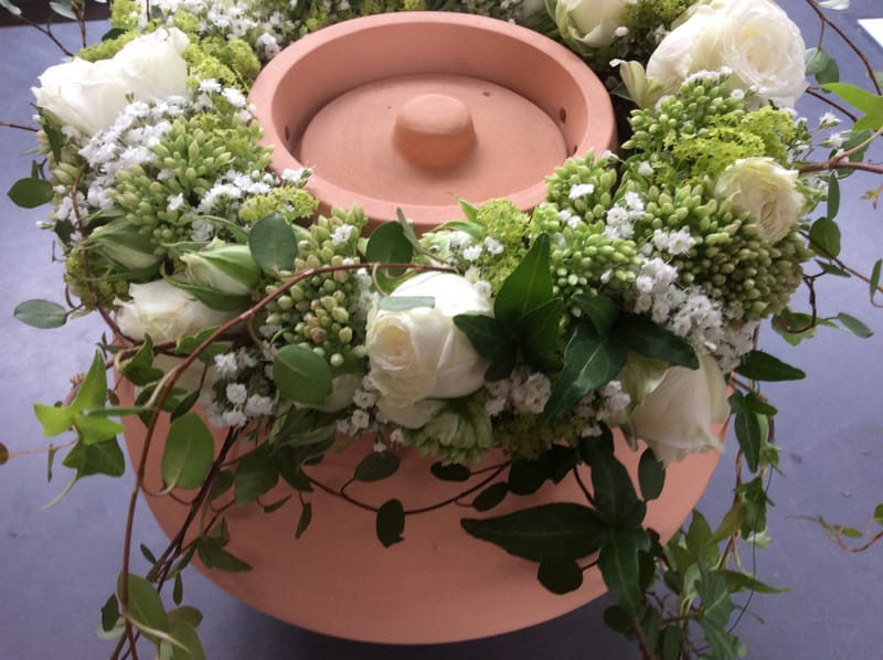 🤍 Urnenkränze – liebevoller Rahmen für den Abschied