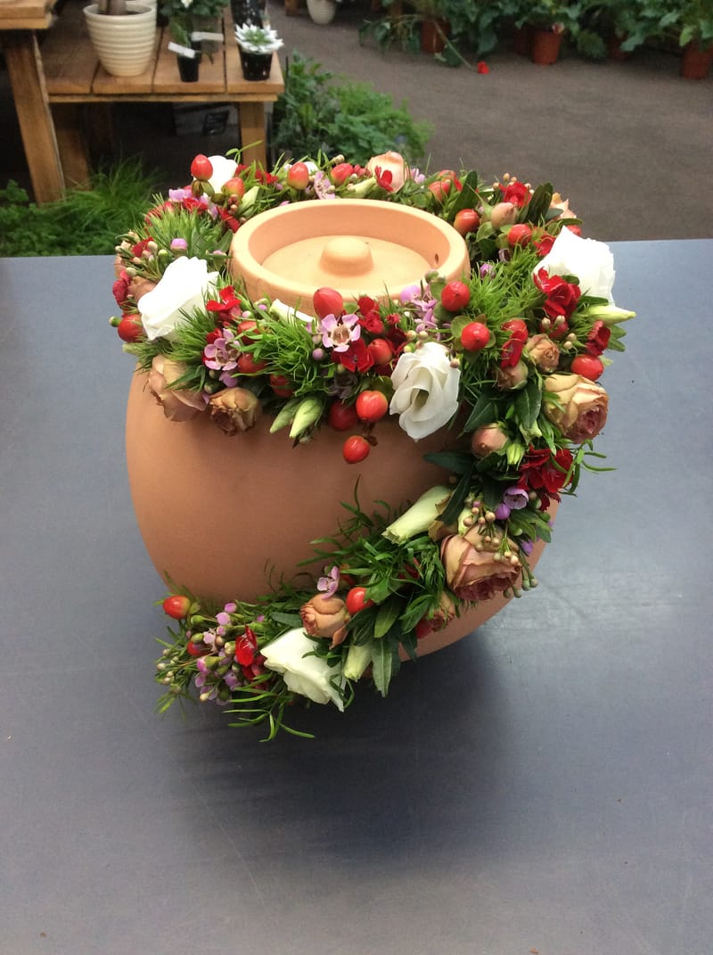 🤍 Urnenkränze – liebevoller Rahmen für den Abschied