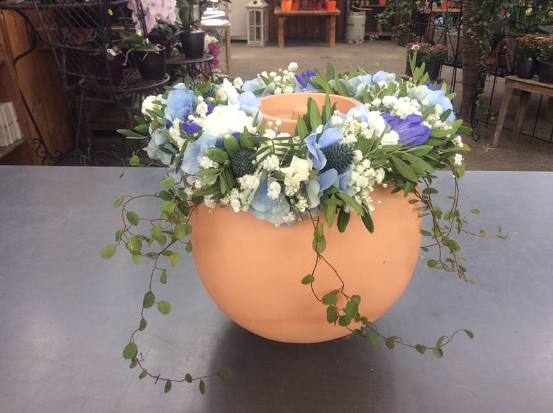 🤍 Urnenkränze – liebevoller Rahmen für den Abschied