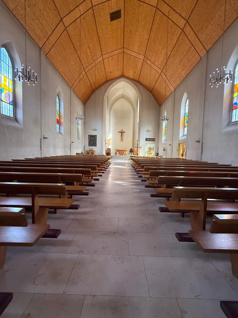 Heiligkreuz Kirche Binningen - katholisch