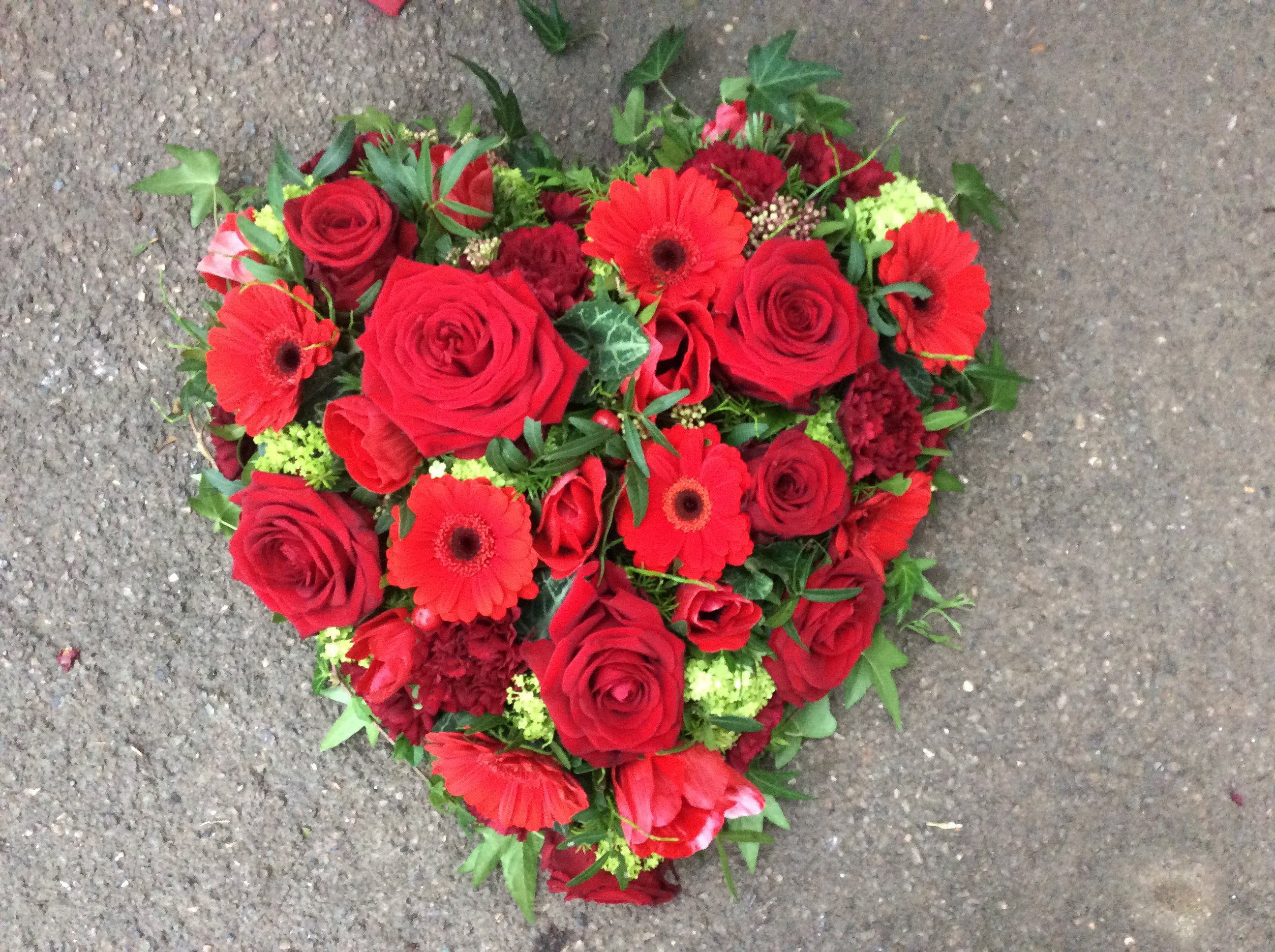 💗 Blumenherzen – ein inniger letzter Gruss