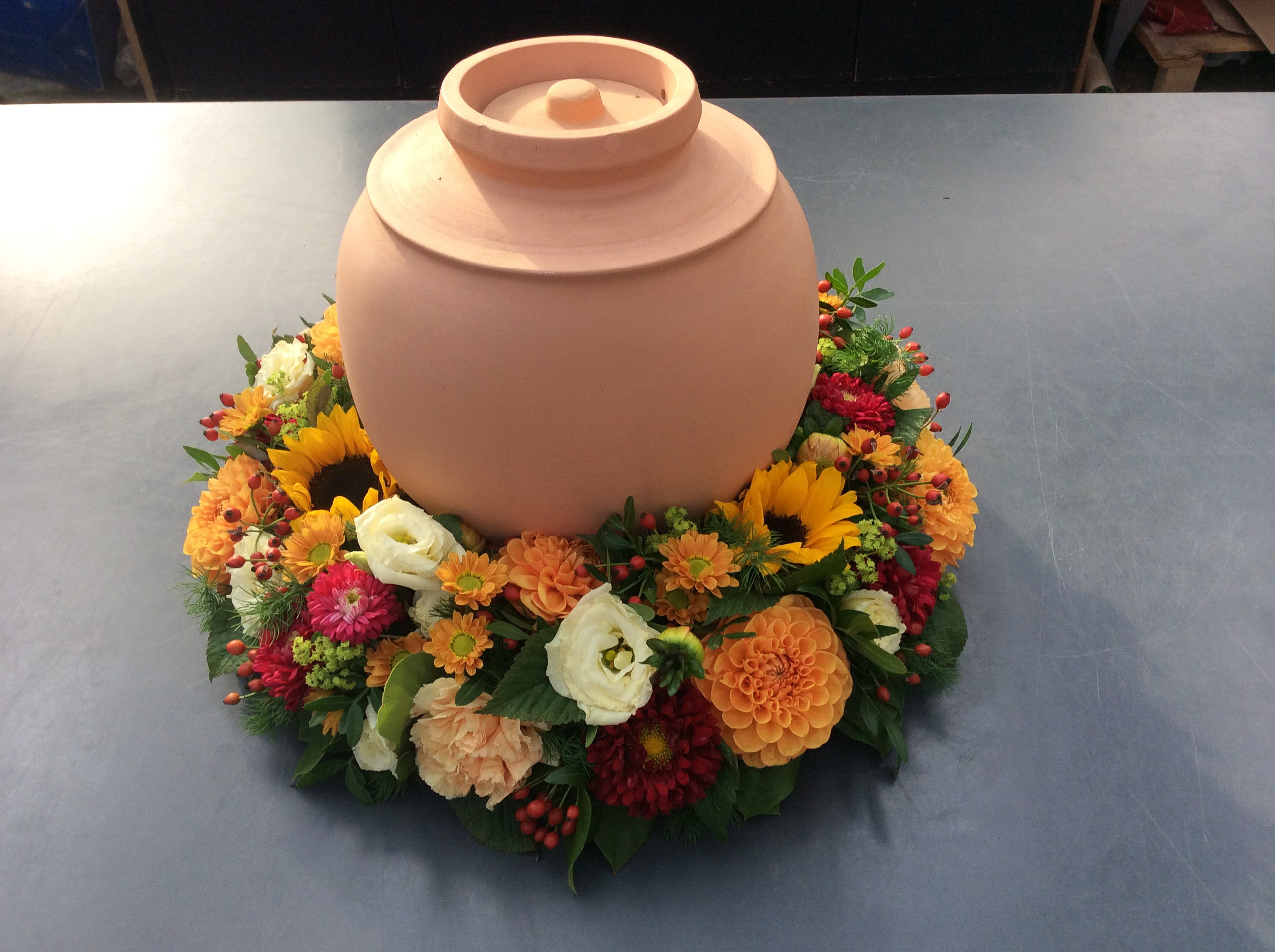 🤍 Urnenkränze – liebevoller Rahmen für den Abschied