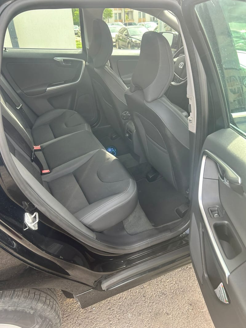 VOLVO XC 60 2014 2.0DIESEL  12.800 EURO