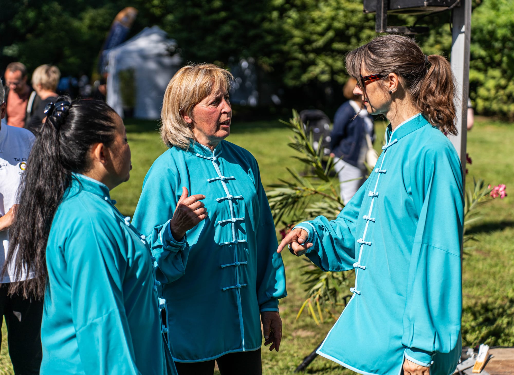 Trois styles : Ba Dua Jin des enfants, le petit bâton et les 12 mouvements du Tao