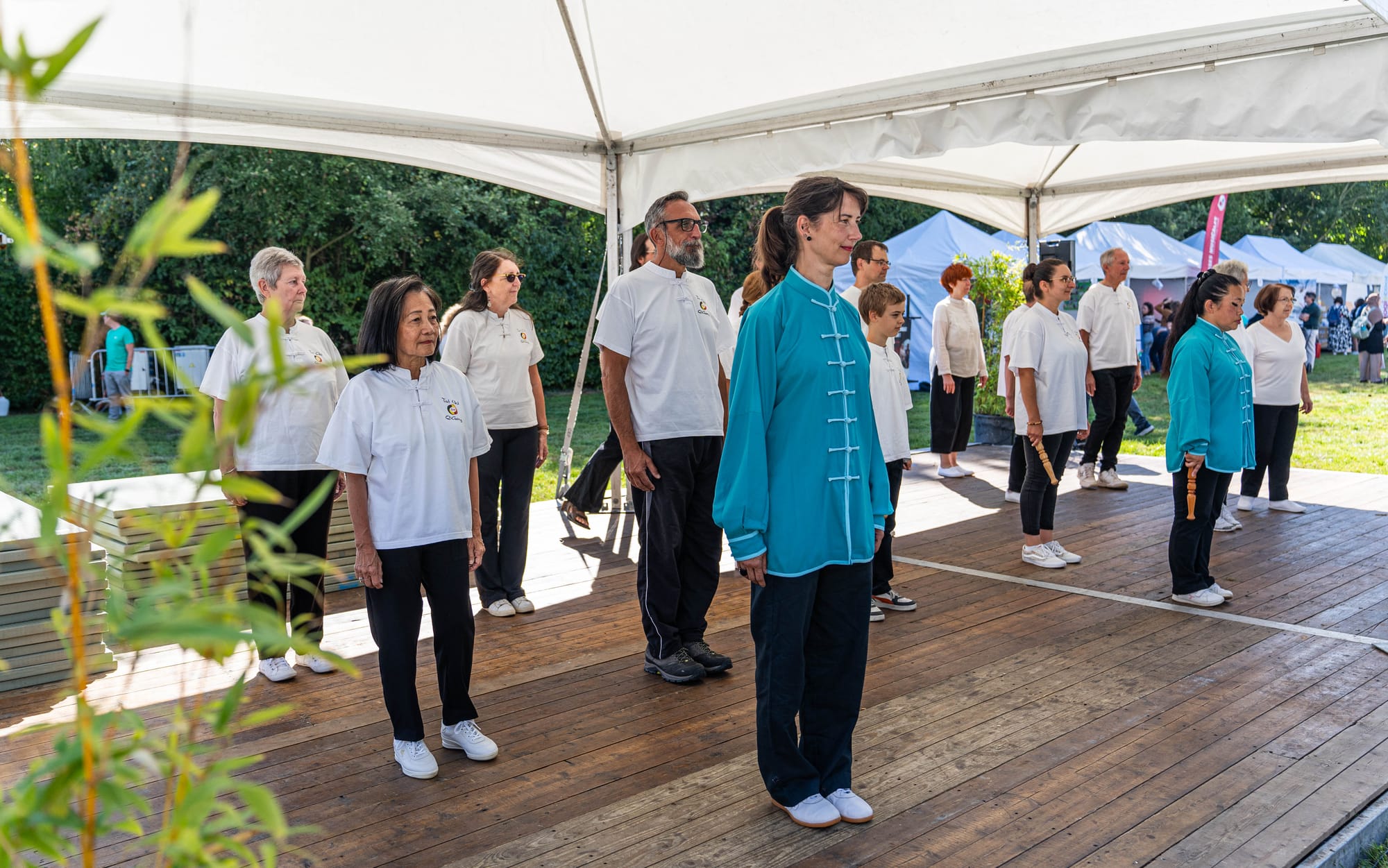 Trois styles : Ba Dua Jin des enfants, le petit bâton et les 12 mouvements du Tao