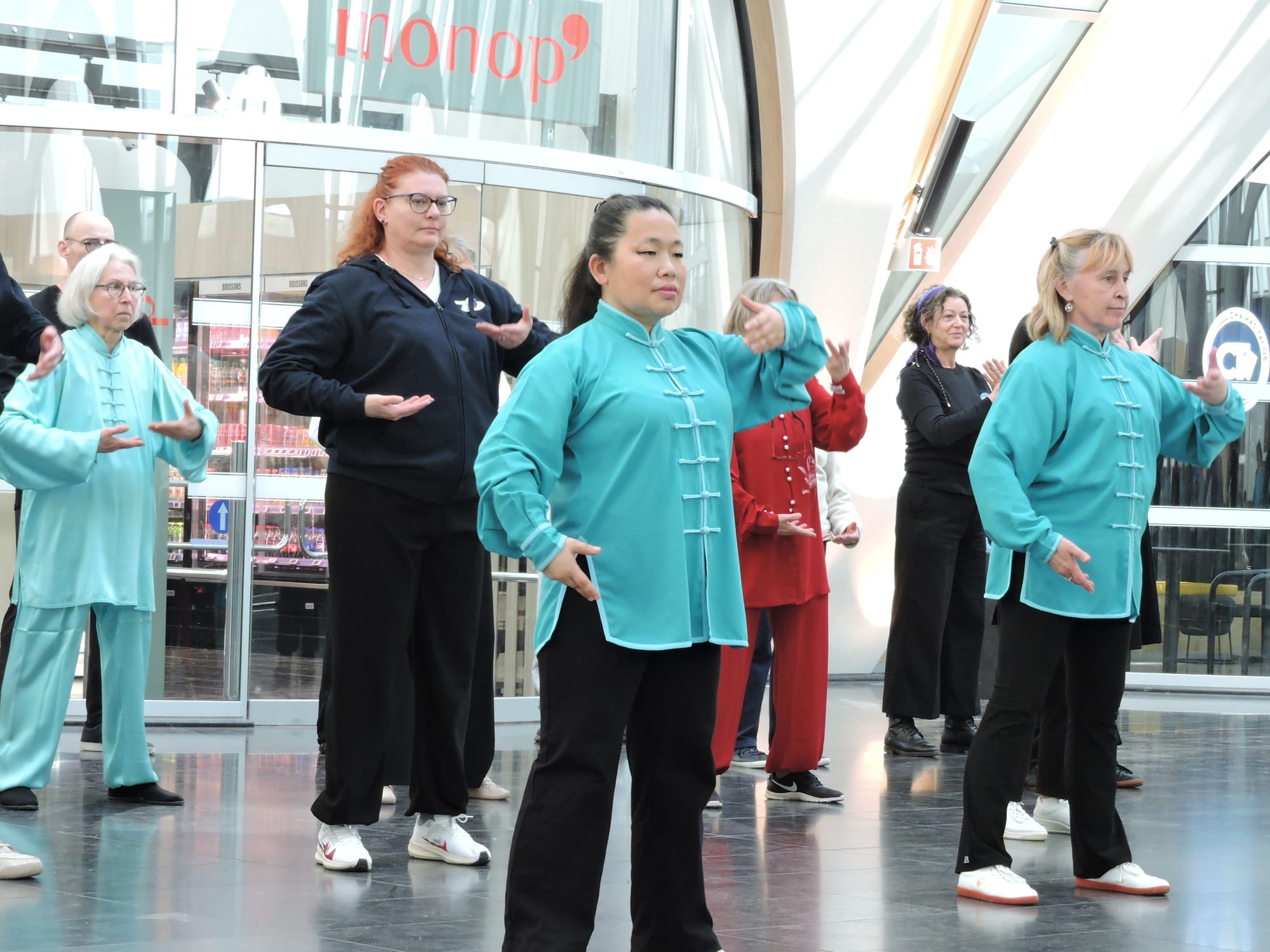 Notre Club en démonstration lors de la 1ère Journée Internationale du Taichi - le 21 mars à Mons