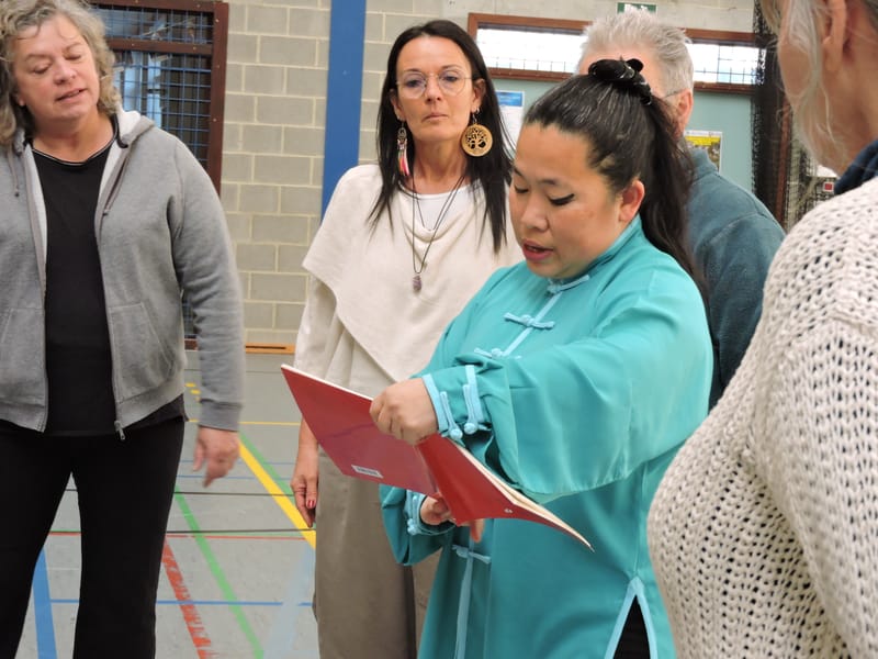 Les 4 premiers mouvements de la forme avec Yasmina