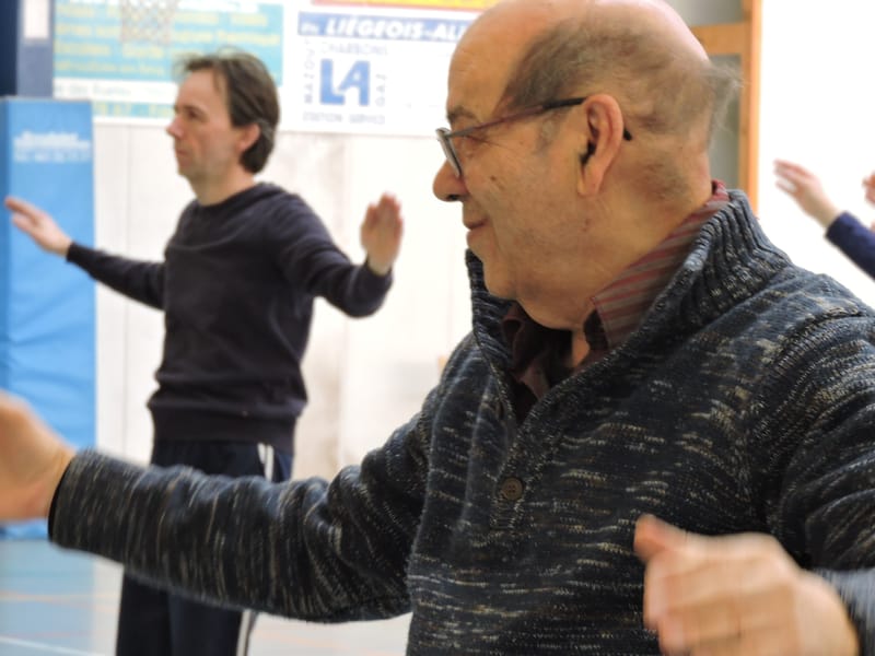 Katty propose une séance de décontraction pour les cervicales et les lombaires.