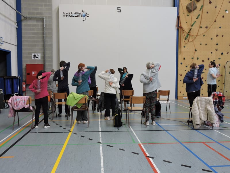 Katty propose une séance de décontraction pour les cervicales et les lombaires.