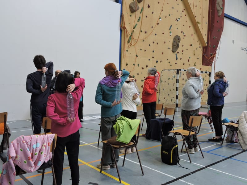 Katty propose une séance de décontraction pour les cervicales et les lombaires.