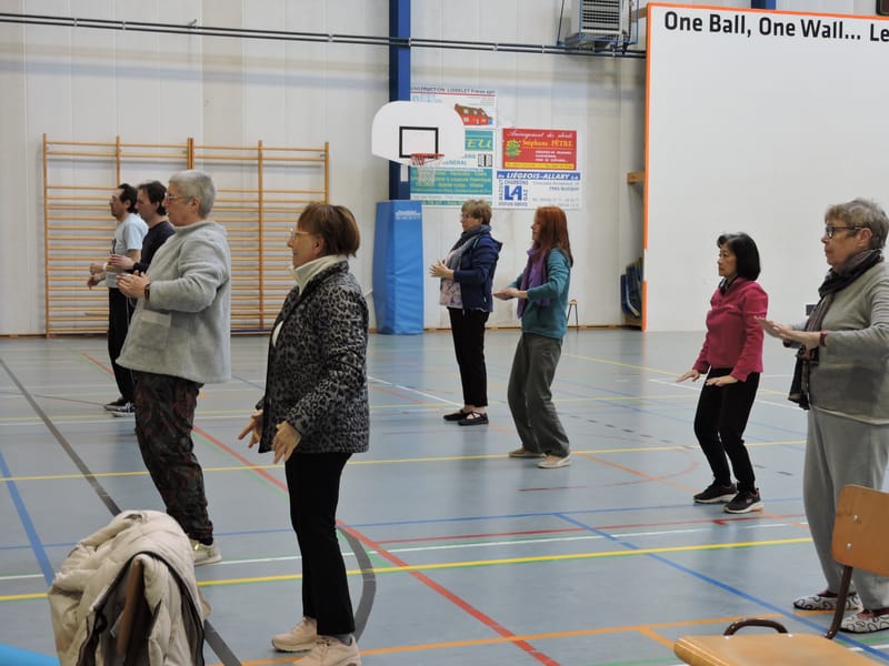 Katty propose une séance de décontraction pour les cervicales et les lombaires.