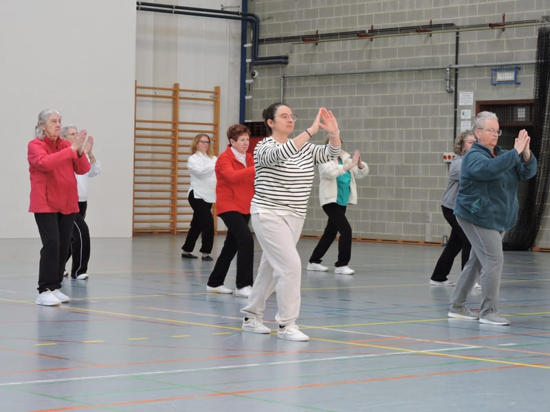 Les 4 premiers mouvements de la forme avec Yasmina