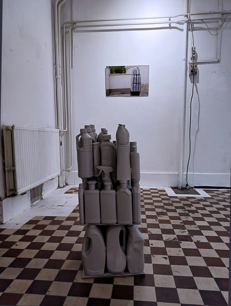 installáció: objektek, fotósorozat