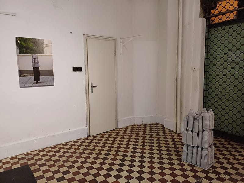 installáció: objektek, fotósorozat