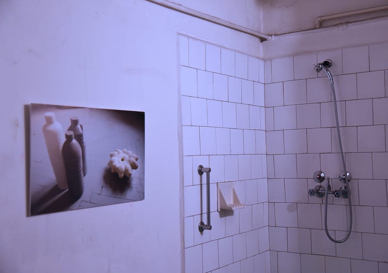 installáció: objektek, fotósorozat