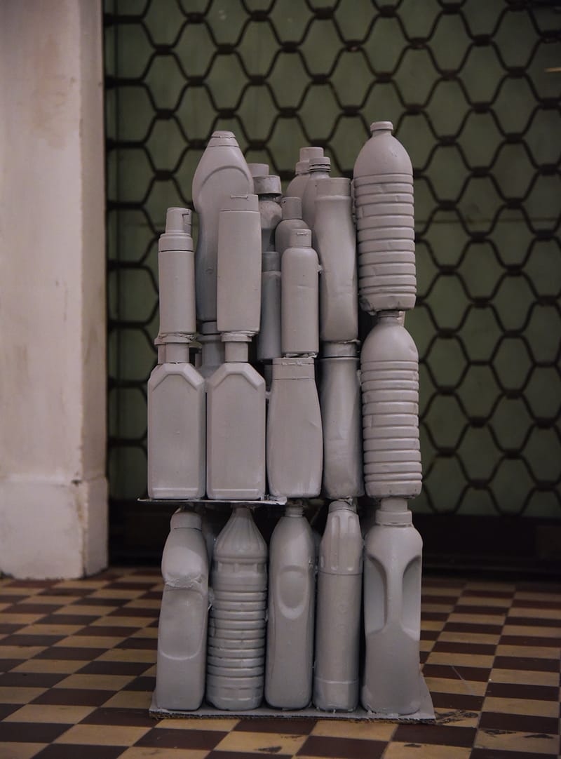 installáció: objektek, fotósorozat