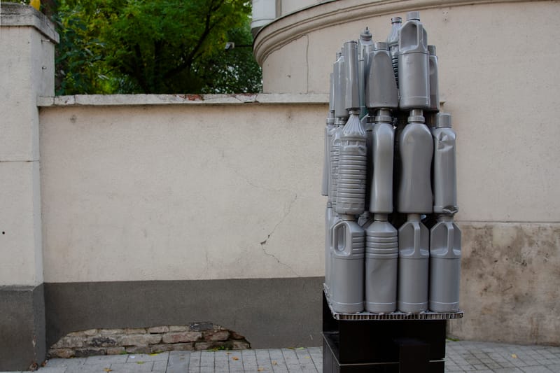 installáció: objektek, fotósorozat