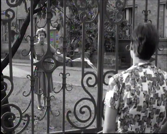 installáció: fotósorozat, textilek, videó