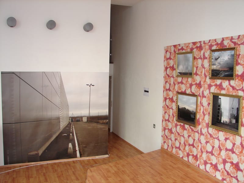 fotóinstalláció, óriásposzter, videó