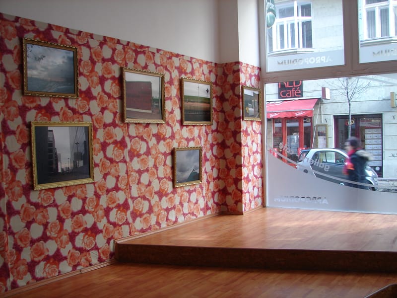 fotóinstalláció, óriásposzter, videó