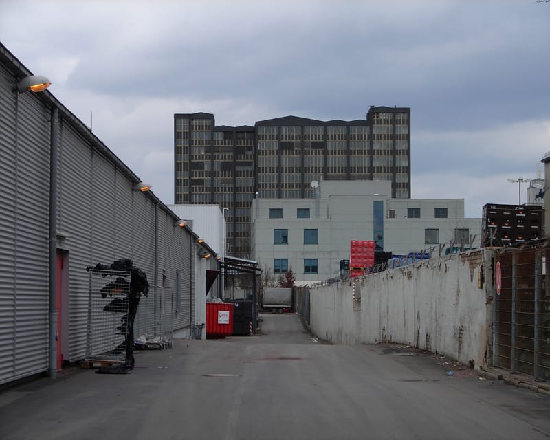 Nem-hely - Berlin, fotóinstalláció