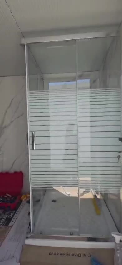תכנון והכנת תא שירותים ומקלחת נייד עבור קרן קיימת לישראל (קק"ל) – מבנה מפאנל מבודד במידות 2.30×1.90 מ', כולל מקלחת, אסלה, כיור והכנה מלאה לאינסטלציה .