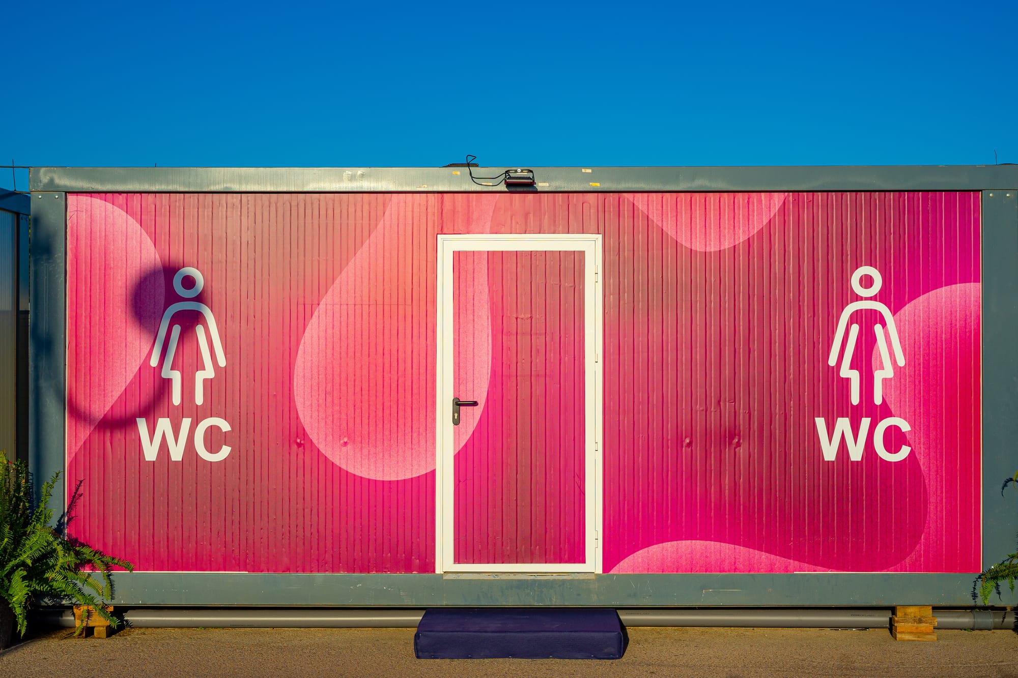 🚻 שירותים ניידים למכירה – מערכת אמיתית, חוויה כמו בבית