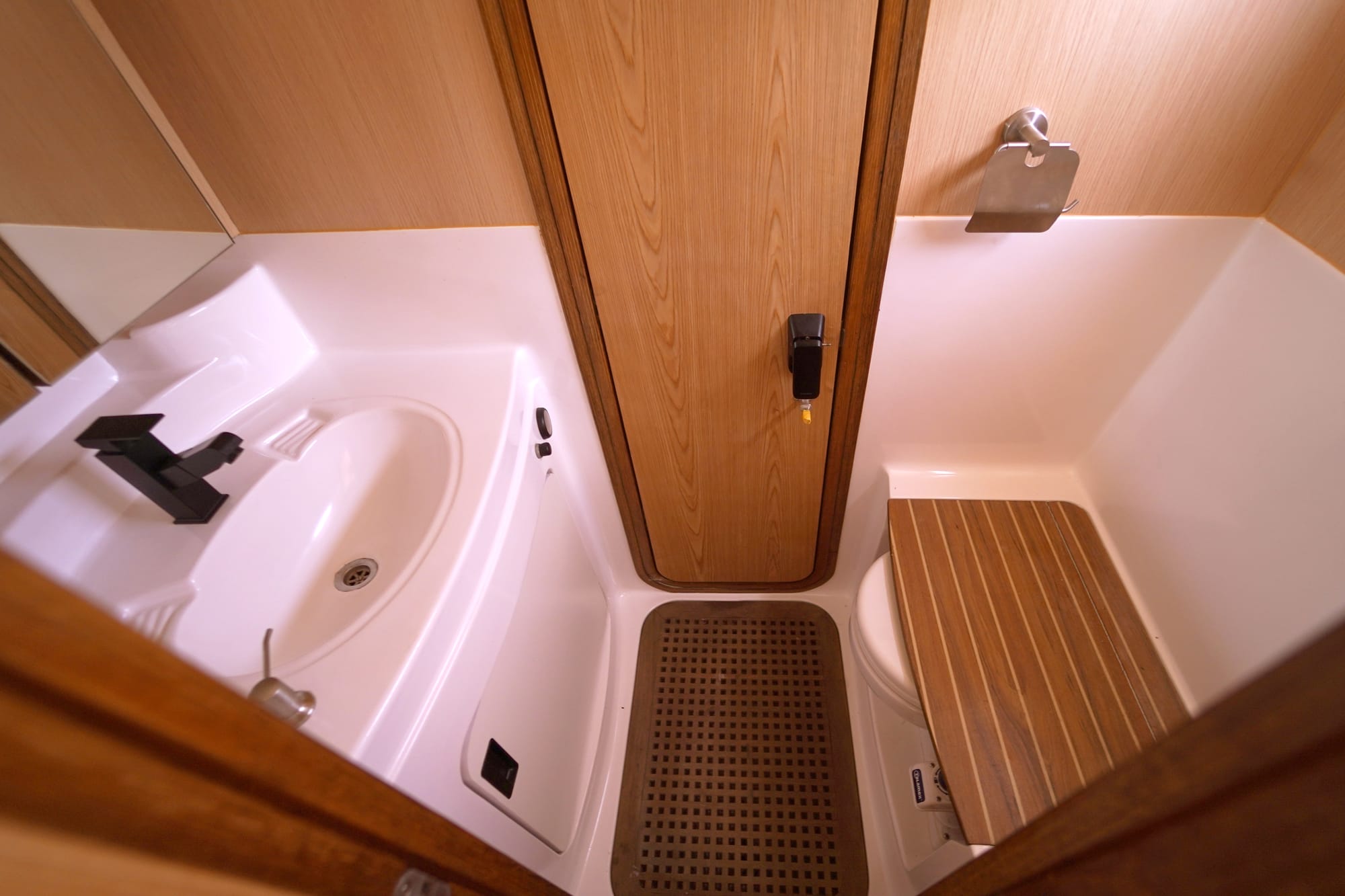 שירותים ניידים מפוארים – פתרון יוקרתי לאירועים ואירוח ברמה גבוהה