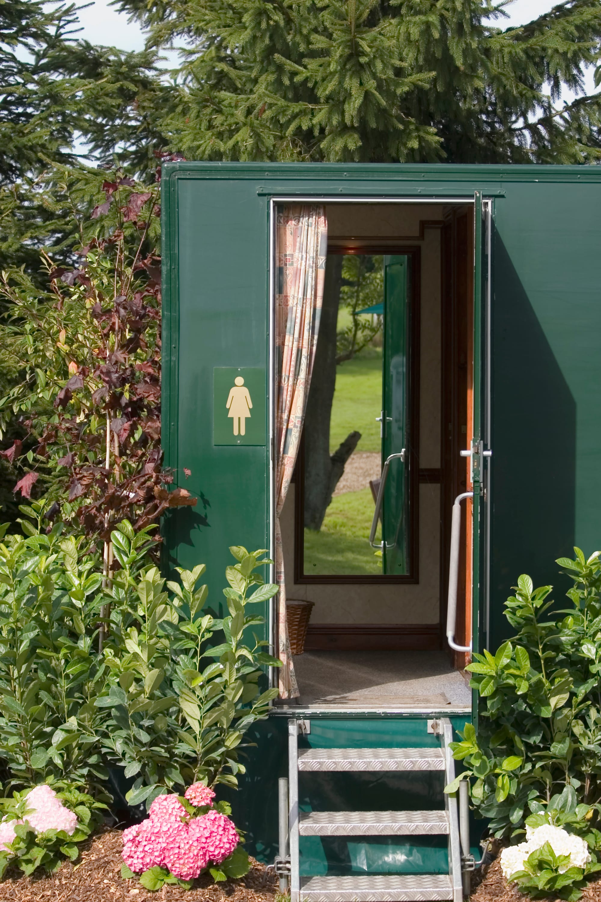 שירותים ניידים לטיולים – פתרון נוח ואקולוגי לשטח