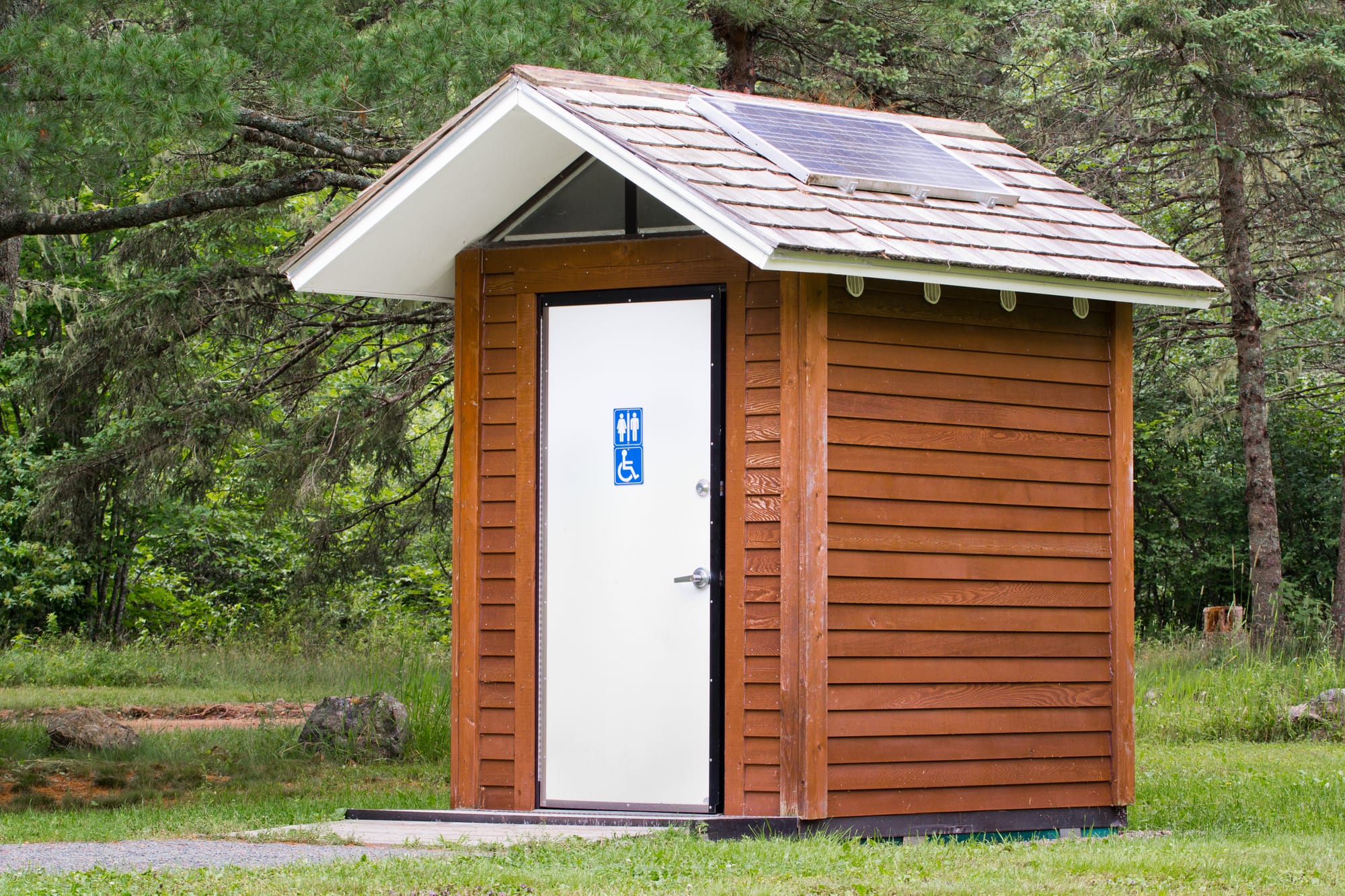 שירותים ניידים לשטח – פתרון אקולוגי, נוח והיגייני